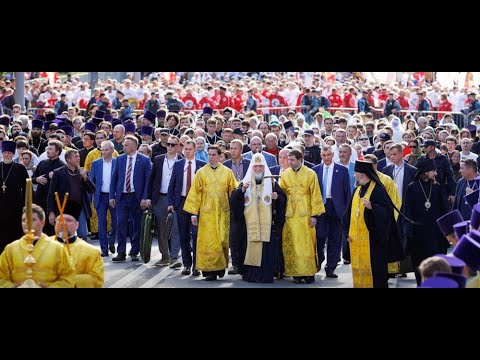 Видео: Святейший Патриарх возглавил  общемосковский крестный ход с молебным пением Московским святым .