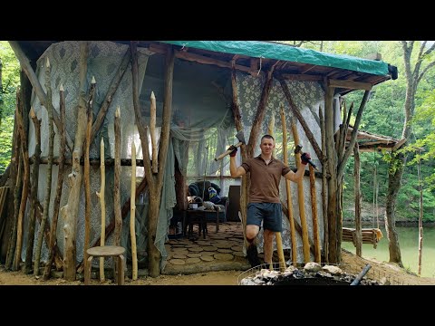 Видео: Строю мини кемпинг в лесу у озера#bushcraft #бушкрафт #лес #природа