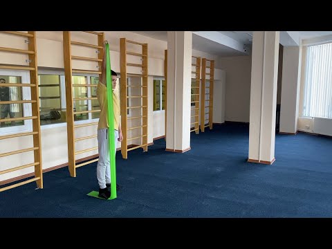 Видео: Комплекс упражнений с эластической резиной на суше для плавания.