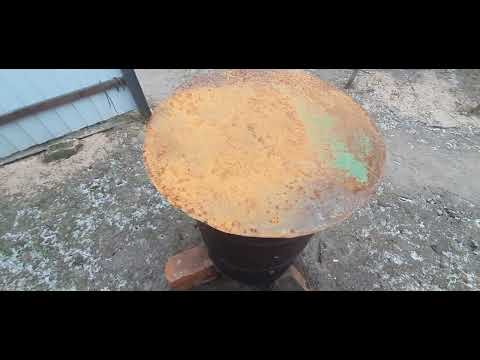 Видео: Сало горячего копчения в простой коптильне из бочки