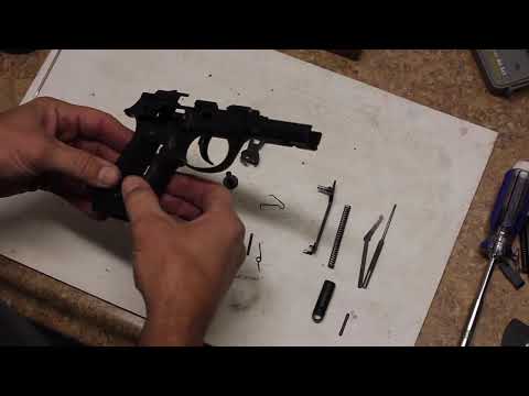 Видео: Установка спускового крючка Beretta 92 в сумке