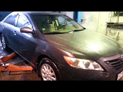 Видео: Toyota Camry 40 -2,4 Замена шаровой опоры без снятия колеса.