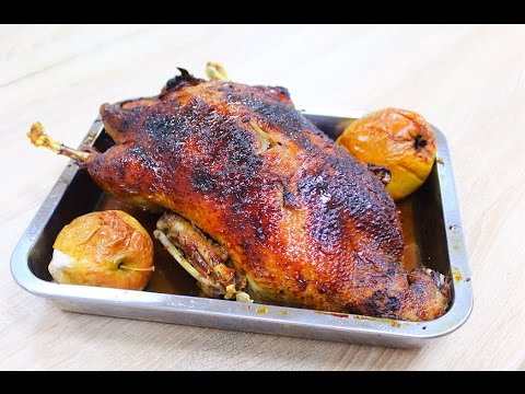 Видео: Утка в духовке / Рецепт на Новый Год / Roast Duck