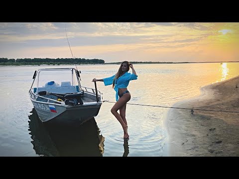 Видео: Таня ОБЛОВИЛА МАТЕРЫХ РЫБАКОВ, УХ ЭТО НАДО ВИДЕТЬ, рыбалка