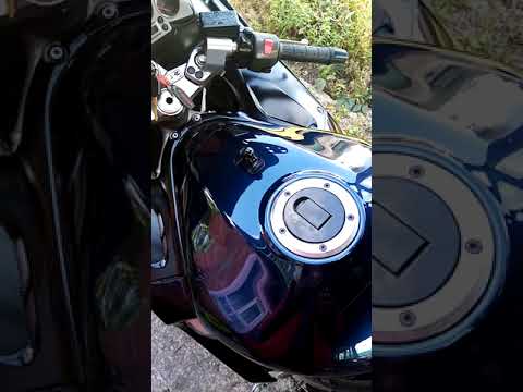 Видео: Шум в двигателе, Кавасаки ззр1200.
