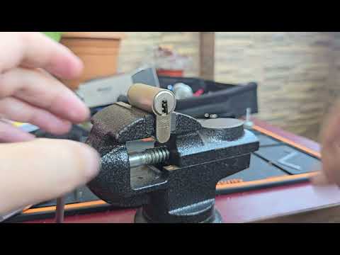 Видео: Вскрытие cisa astral s