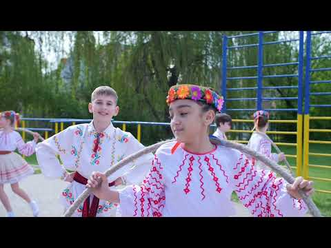 Видео: Ансамбль народного танцю "Смерічка"-"Несе Галя воду"/Dance Ensemble "Smerichka" - "Nese Halia Vodu"