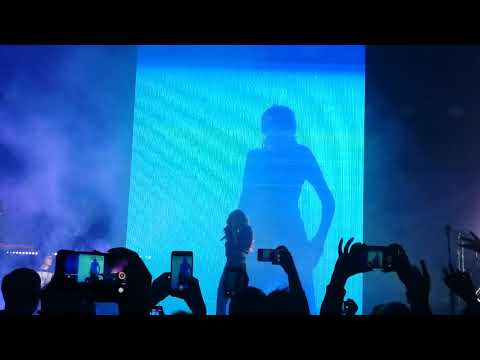 Видео: Луна - Грустный Дэнс, Москва @Crocus city hall 05.04.18