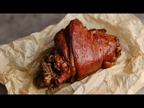 Видео: НАЙНІЖНІША РУЛЬКА рецепт який ВИЙДЕ У ВСІХ! Як приготувати свинячу рульку вдома СМАЧНО