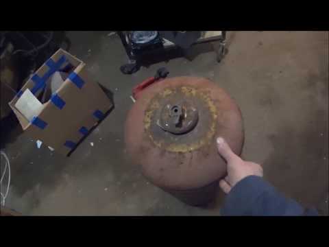 Видео: Печка на отработке с наддувом для обогрева мастерской. Часть 1.