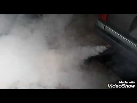 Видео: Мерседес W124 M104 резко задымила машина