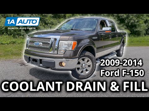 Видео: Как слить и залить охлаждающую жидкость в Ford F-150 2009–2014 годов