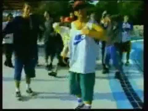 Видео: Гумени Глави - Лятото е Супер