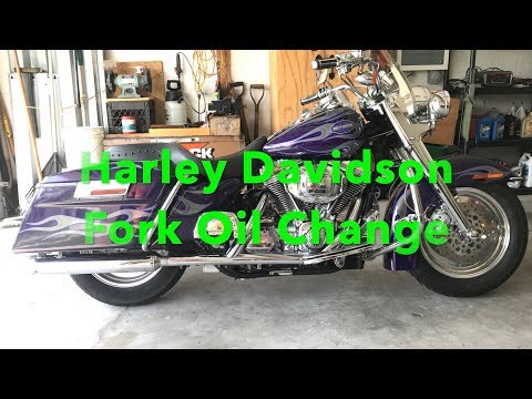 Видео: Как заменить масло в вилке Harley Davidson Road King