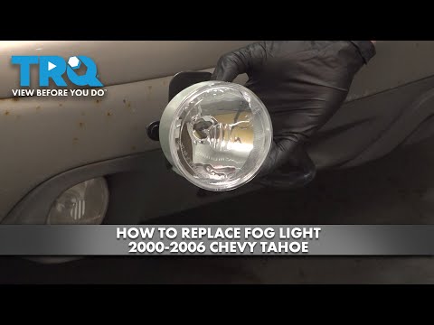 Видео: Как заменить противотуманные фары на Chevrolet Tahoe 2000-2006 годов