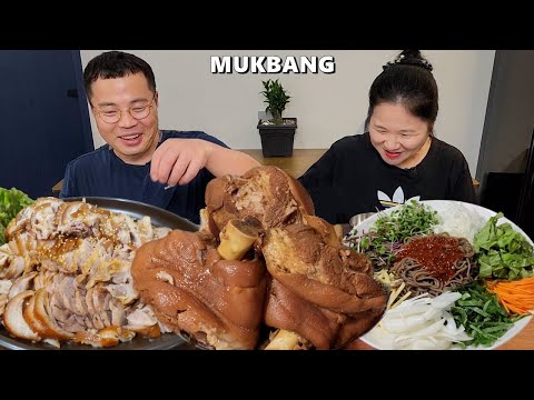 Видео: Корейский джокбал (свиные ножки)ㅣОстрая холодная лапша с приправамиㅣCooking&Mukbang