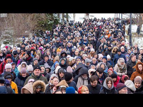 Видео: Віряни на чолі з Предстоятелем пройшли хресним ходом і помолились преподобним отцям Києво-Печерським