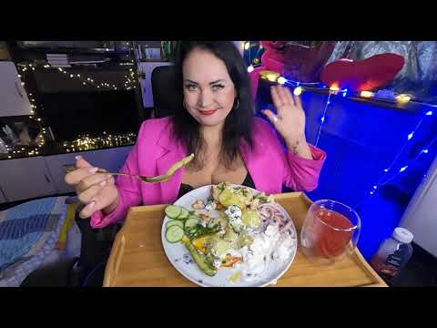 Видео: Приветы подписчикам 😘😘😘 Ем Вкусняшку #мукбанг #mukbang