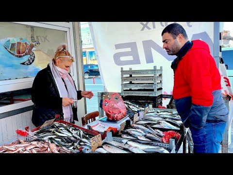 Видео: Рынок времен СССР / Купили на привозе рыбу / Барабулька и Ставрида жареные в казане на костре