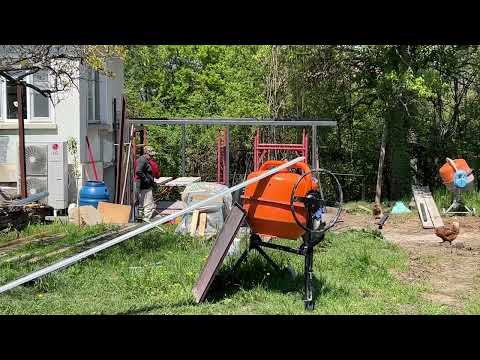 Видео: Как живут израильтяне в болгарском селе. Релакс. Каркас летней кухни, курицы и огород. Апрель 2023