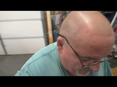 Видео: Один из способов проверки главного тормозного цилиндра