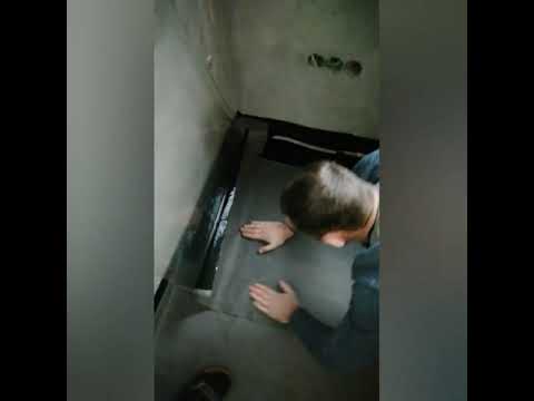 Видео: Монтаж рулонной гидроизоляция пола.