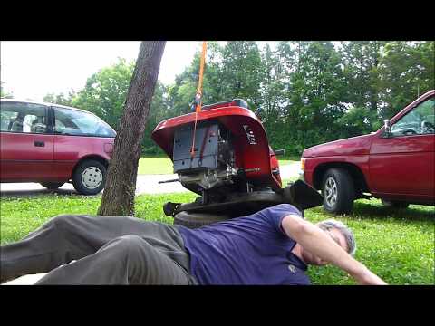 Видео: Ремонт коробки передач Troy Bilt. Часть 1 из 2. Снятие привода.