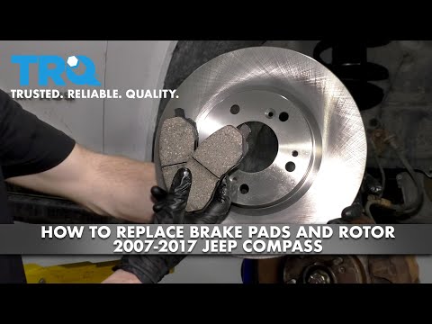 Видео: Как заменить передние тормозные колодки и ротор на Jeep Compass 2007-2017