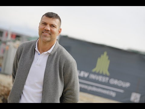 Видео: Тервел Пулев събира старите столици в София, изграждайки модерни сгради