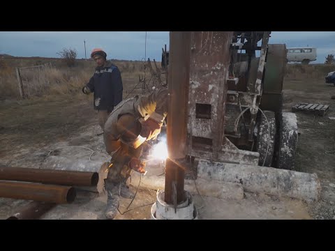 Видео: Бурение артезианской скважины ударно-канатным способом. Буровой станок УГБ-3УК (УКС-22М)