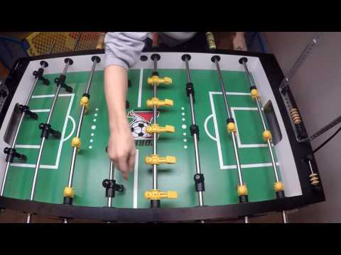 Видео: Как пасовать от ворот в настольном футболе: руководство