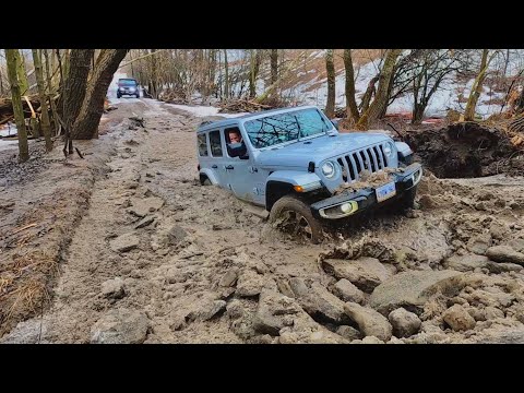 Видео: Сможет ли JL Sahara на костяном шасси выдержать бездорожье?