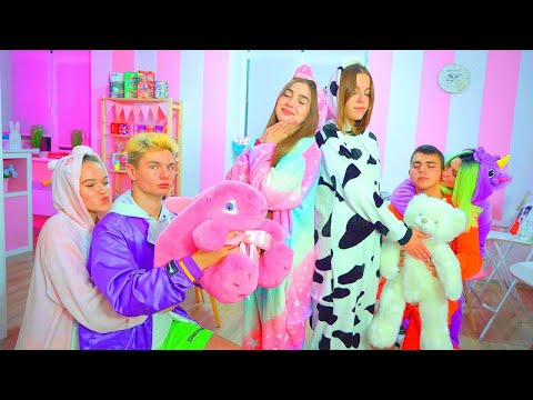 Видео: Ученички развалиха СРЕЩАТА НА ДАЯНА 💔 Шега в училище!