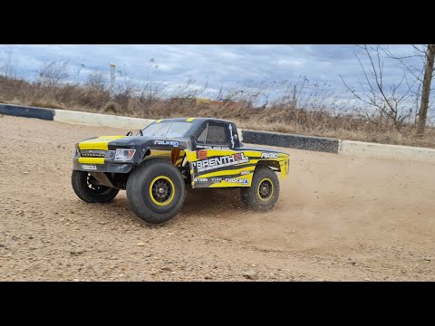 Видео: Пожалуй лучший RTR Шорт-Корс 1/10 ... Тест и обзор Losi Tenacity TT PRO