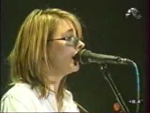 Видео: Земфира в Питере 2001.AVI