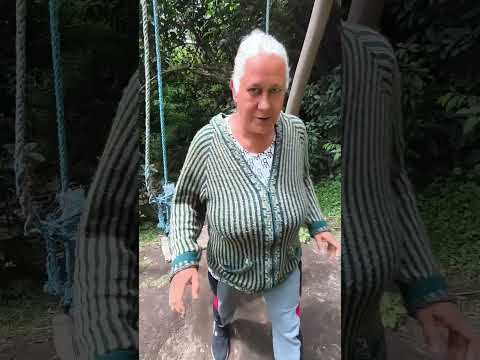 Видео: Эквадор,сангальки 3 водопада,за 3 бакса.