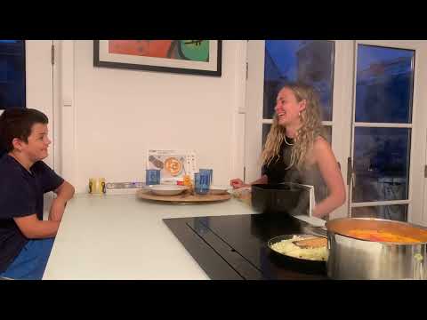 Видео: Готовим вместе: вкусный осенний суп, который согреет 🍁