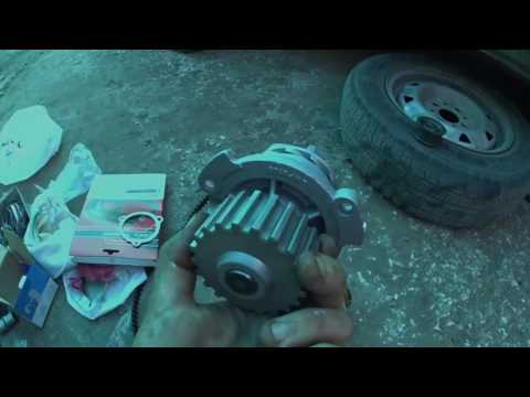 Видео: Ваз 21099 Замена помпы и ремня ГРМ