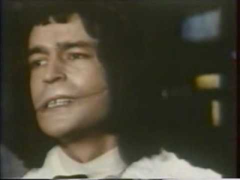 Видео: Человек, который смеется