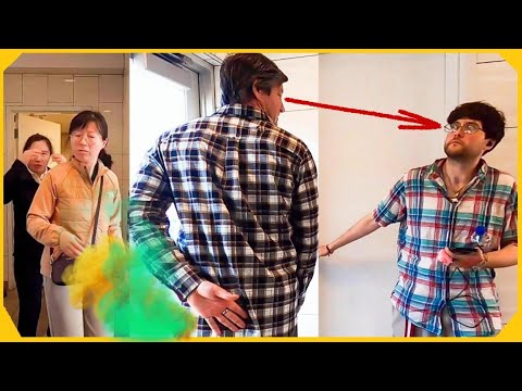 Видео: ПУКАЕТ с хрюкающими звуками и смешными рожицами! 😖🤪 (розыгрыш с пуком)💩