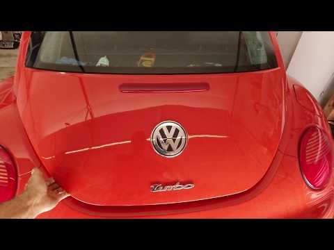 Видео: Как отремонтировать электрический замок багажника Volkswagen Beetle 2002 года, который не открыва...