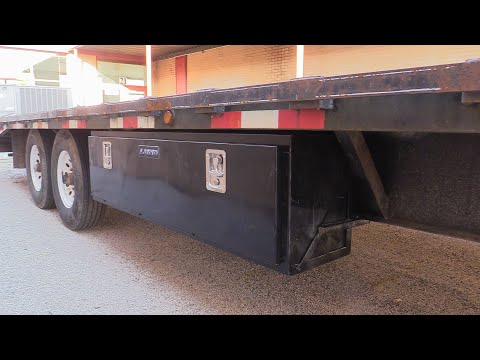 Видео: Монтаж инструментального ящика под кузовом на прицепе-платформе