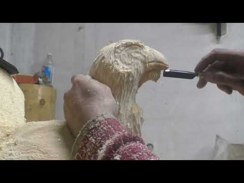 Видео: Глухарь бензопилой, Глухарь из дерева, Пилим глухаря, Деревянный глухарь