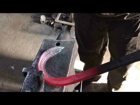 Видео: Процесс ковки окончания в стиле модерн!