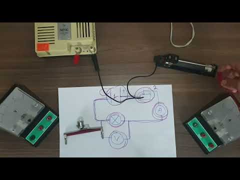 Видео: ЭКСПЕРИМЕНТ / Электр тізбегіндегі ток күші мен кернеуді анықтау #физика #ток_күші #кернеу #кедергі