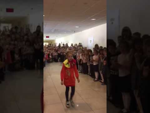 Видео: Шоколадный день. Дефиле