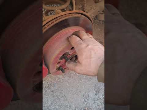 Видео: И снова сход развал задних колёс на Тойота Аоьфард .