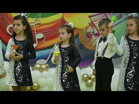 Видео: „С музика и песни дните са чудесни“ – началото на юбилейната учебна година в ДГ "Първи юни"