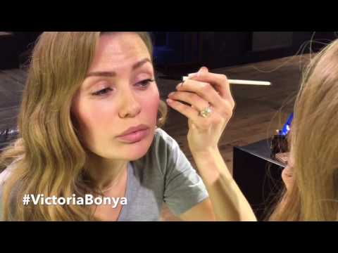 Видео: Как сделать свежий макияж за 5 минут от Виктории Боня. Victoria Bonya.