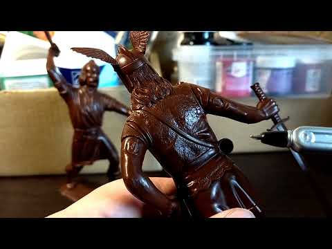 Видео: Рассуждения о великанах-3: обзор набора ARK Models "Варвары" №2